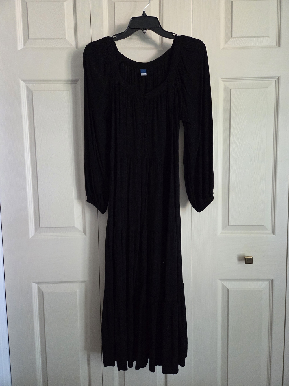 Old Navy Black Long Sleeve Maxi Dress - Flowing Tiered Design